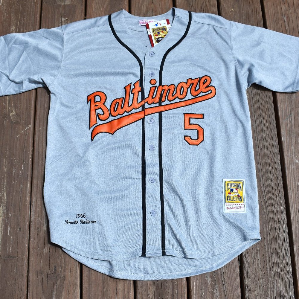 New!! Brooks Robinson Baltimore Orioles Gray Heavyweight Baseball Jersey Medium - Picture 2 of 2